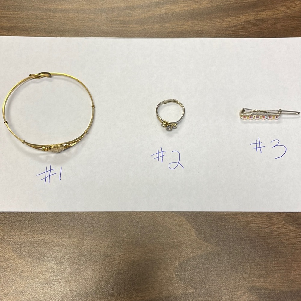 Lot of vintage jewelry